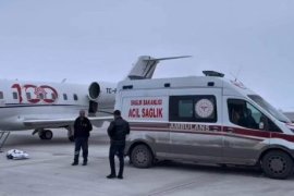 Bitlis’te 90 Yaşındaki Hasta, Sağlık Bakanlığı Hava Ambulansı ile İstanbul’a Sevk Edildi