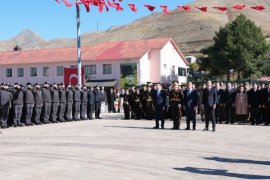 Cumhuriyet Bayramı Yıl Dönümü Dolayısıyla Bitlis’te Tören Düzenlendi