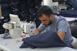 Tatvanlı İş İnsanı Açtığı Tekstil Fabrikası 130 Kişiye İstihdam Sağlıyor