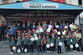 Tatvan’da ‘İlköğretim Haftası’ Programı Düzenlendi