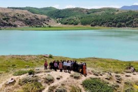 Bitlis’te ‘İlimizi Tanıyalım Anneler Projesi’ Kapsamında Gezi Düzenlendi