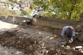 Bitlis Belediyesi Doğalgaz Çalışmalarının Ardından Yolları Onarıyor