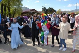 Tatvan’da sahilinde şenlik düzenlendi