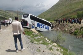 Tatvan’da Otobüs Kazası 6 Yaralı