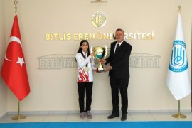 Bitlisli Sporcu Özlem Melek Korkmaz Dünya Şampiyonu Oldu