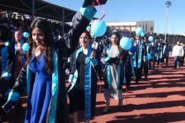 Bitlis Eren Üniversitesi'nde Mezuniyet Töreni Düzenlendi