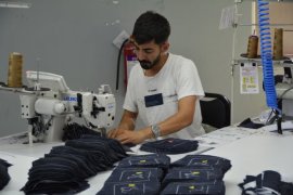 Tatvanlı İş İnsanı Açtığı Tekstil Fabrikası 130 Kişiye İstihdam Sağlıyor