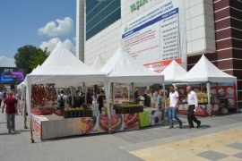 Tatvan'da Açılan ‘Yöresel Ürünler Festivali’ İlgi Görüyor