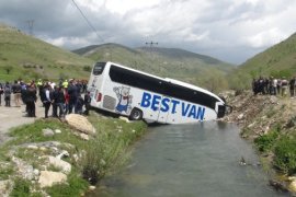 Tatvan’da Otobüs Kazası 6 Yaralı
