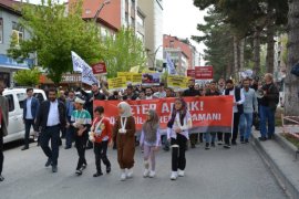 Tatvan’daki Vatandaşlar İsrail’i Protesto Ederek Filistinliler İçin Dua Okudu