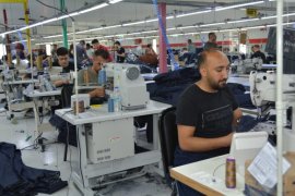 Tatvanlı İş İnsanı Açtığı Tekstil Fabrikası 130 Kişiye İstihdam Sağlıyor