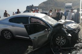 Trafik Kazasında 1 Kişi Hayatını Kaybetti 10 Kişi Yaralandı