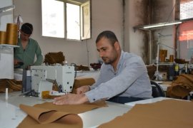 Tatvan’da Kurduğu Tekstil Fabrikasında 100 Kişiye İstihdam Sağlıyor