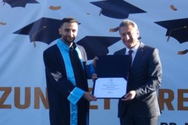 Bitlis Eren Üniversitesi'nde Mezuniyet Töreni Düzenlendi