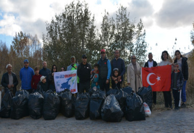 Nemrut Kalderası’nda Çöp Toplama Etkinliği