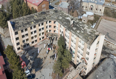 Bitlis’teki Eski Hükümet Konağı Binası Yıkıldı